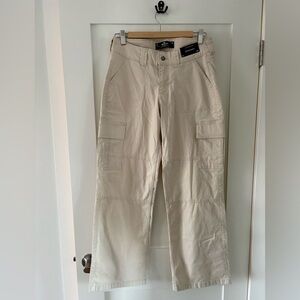 NWT Hollister “vintage low rise baggy” khaki cream cargo pants wider leg 0 / 25